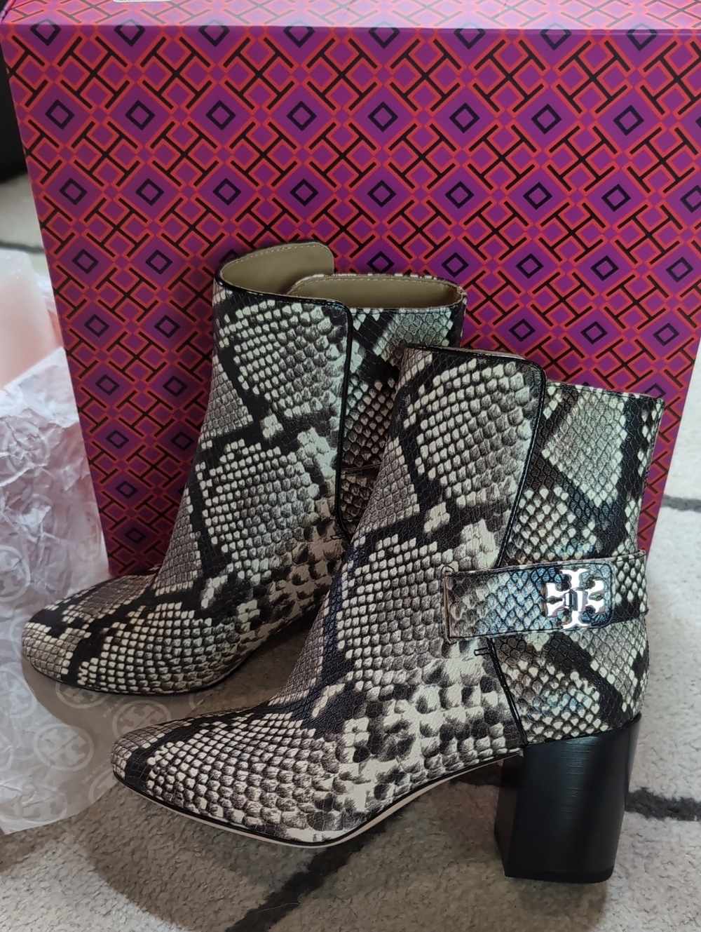 NWT Sz 7 Tory Burch Kira 70mm (~2.8")